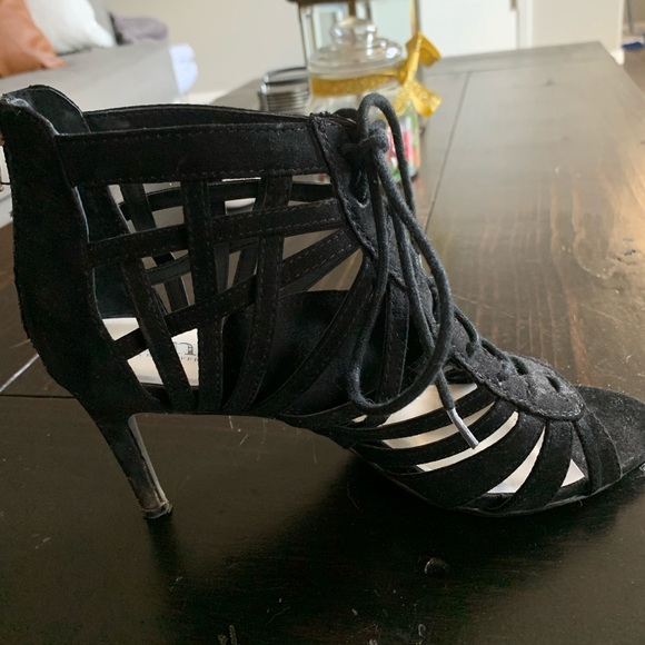 Heels with string bows - Picture 4 of 4